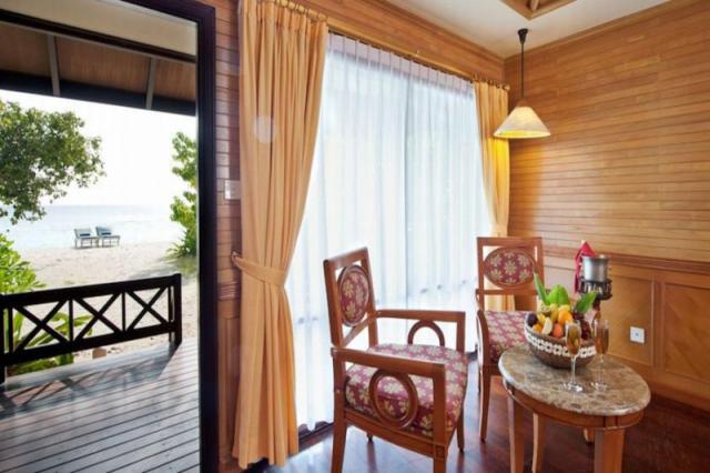 Royal Island Resort & Spa