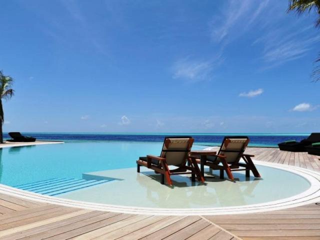 Komandoo Island Resort & Spa