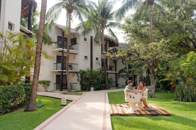 The Reef Playacar