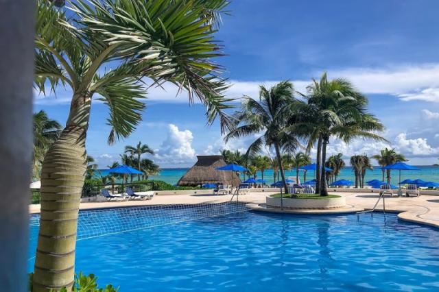The Reef Playacar