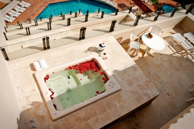 JACUZZI