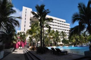 Grand Oasis Palm