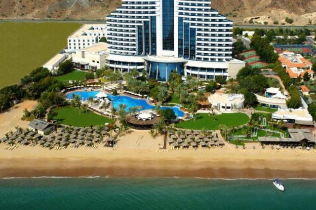 Le Meridien Al Aqah Beach Resort