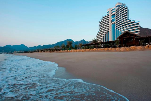 Le Meridien Al Aqah Beach Resort