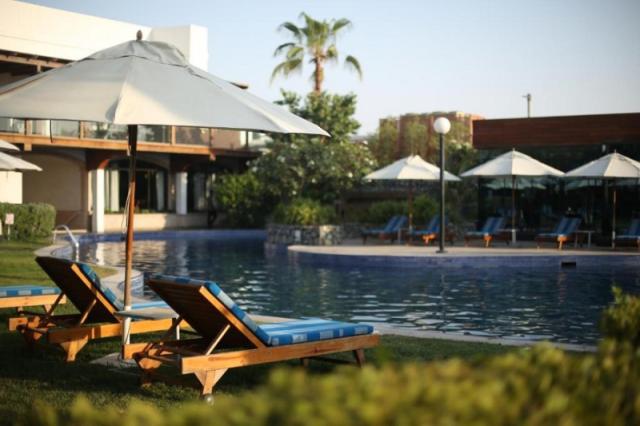 Dubai Marine Beach Resort & Spa