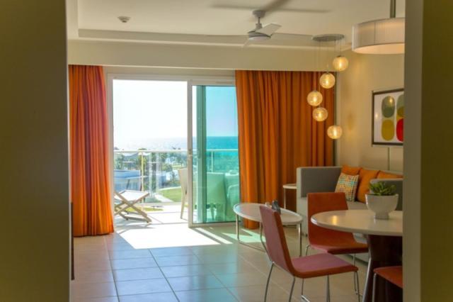 Gran Muthu Almirante Beach