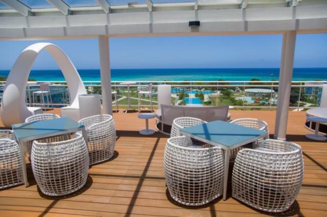 Gran Muthu Almirante Beach