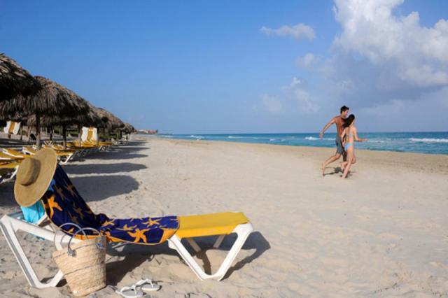 Varadero / Cayo Largo (Iberostar Tainos 4* /     Grand Memories Cayo Largo 5*