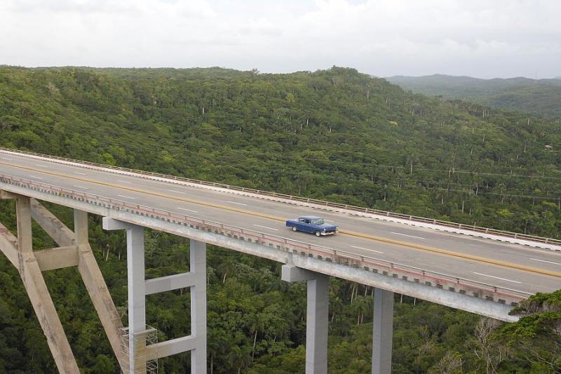 Puente Bacunayagua (cesta z Havany do Varadera)