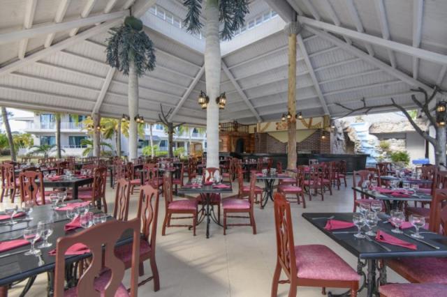 Aston Costa Verde Beach Resort