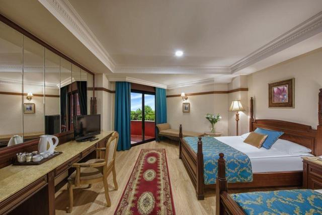 Delphin Palace