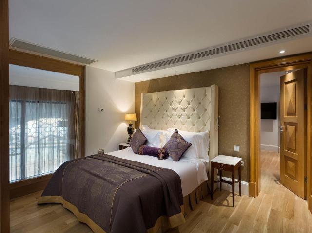 Titanic Mardan Palace