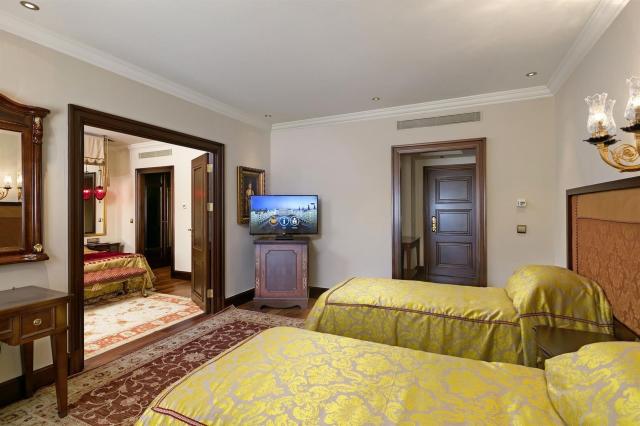 Titanic Mardan Palace
