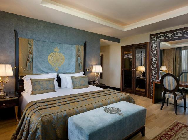 Titanic Mardan Palace