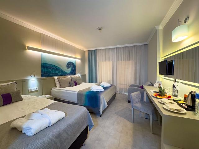 Catamaran Resort