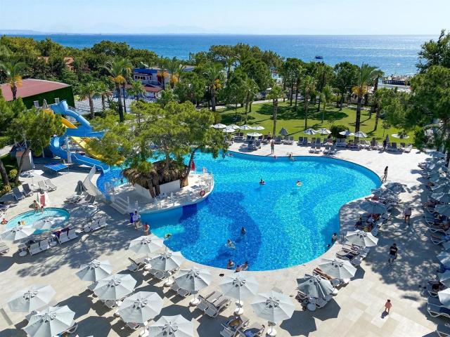 Catamaran Resort