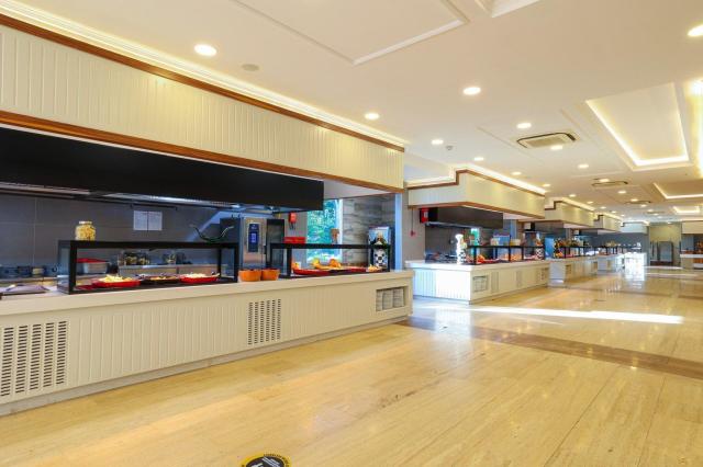 Crystal Admiral Resort