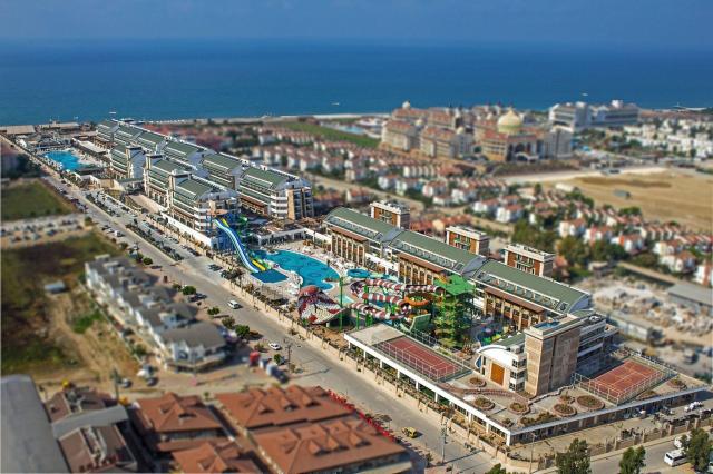 Crystal Waterworld