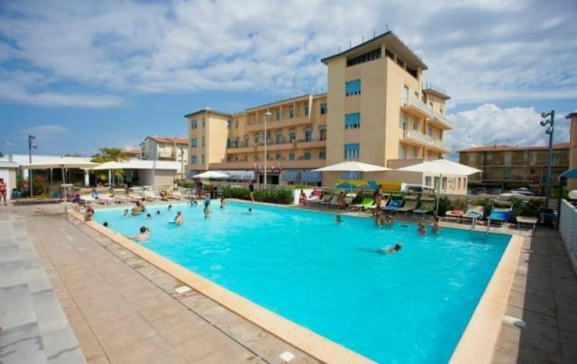 CLUB_STELLA_CECINA_01.JPG
