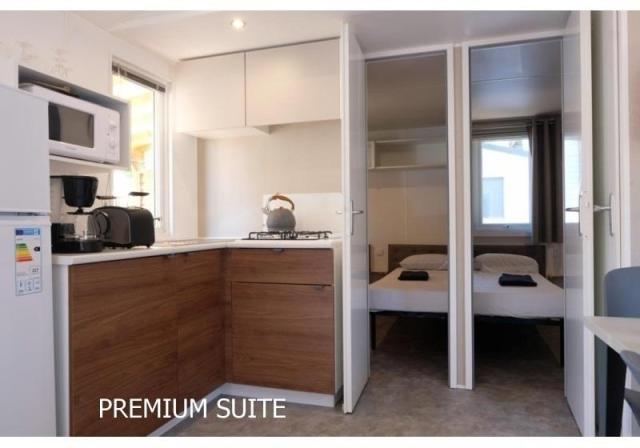 Z_HAPPY_PREMIUM_SUITE_03.JPG