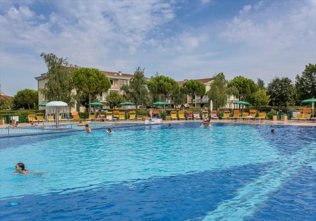 Giardini_di_altea_Lecci_07