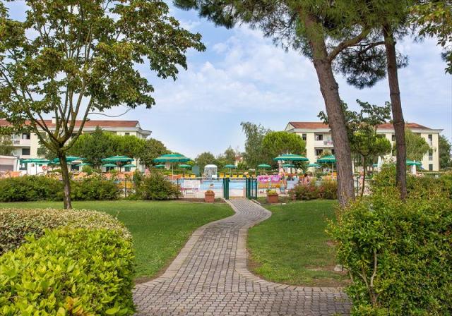Giardini_di_altea_Lecci_10
