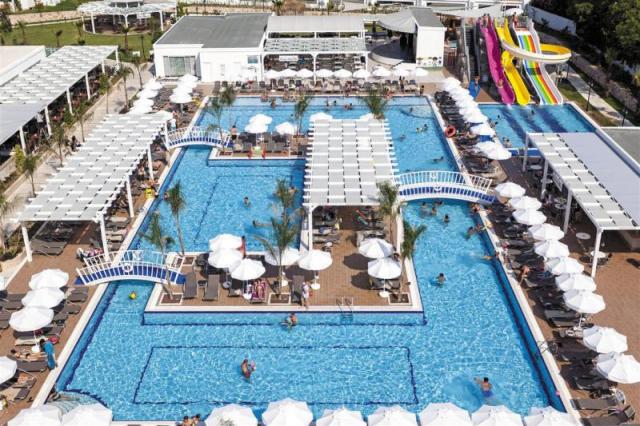 Karmir resort