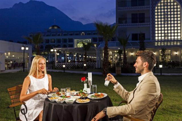 Karmir resort