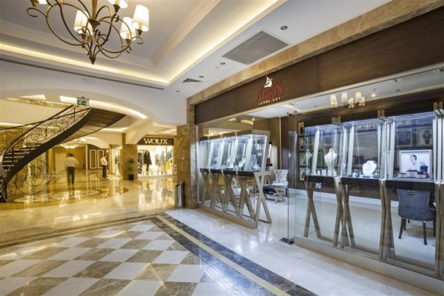 Karmir resort