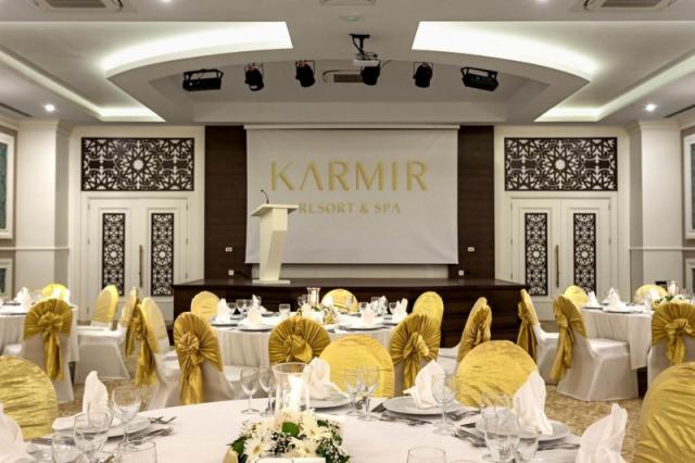 Karmir resort
