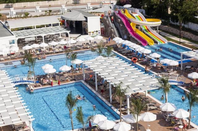 Karmir resort
