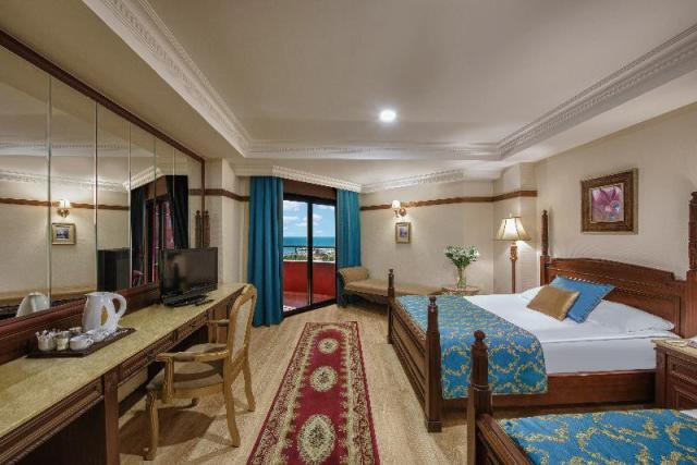 Delphin Palace