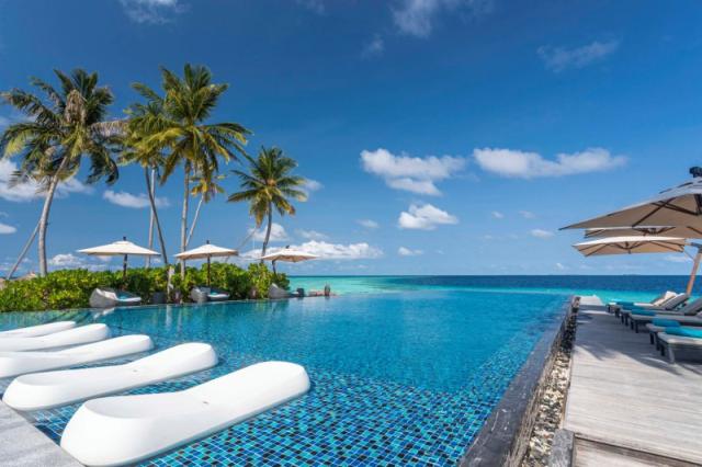 Infinity pool