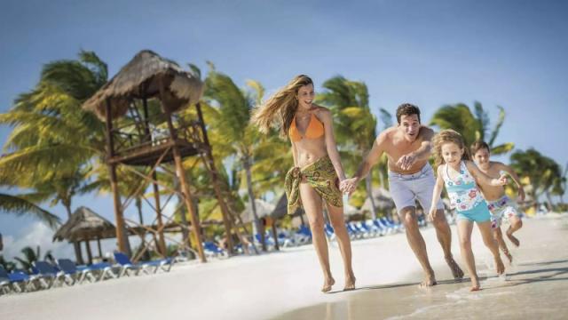 Blue Bay Grand Esmeralda