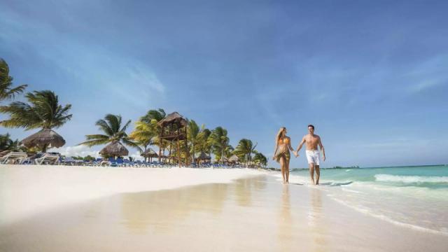 Blue Bay Grand Esmeralda