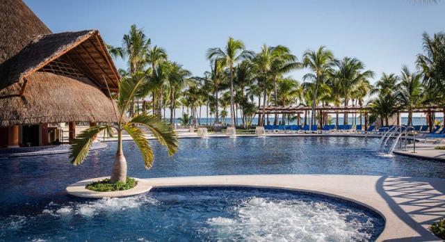 Barcelo Maya Tropical