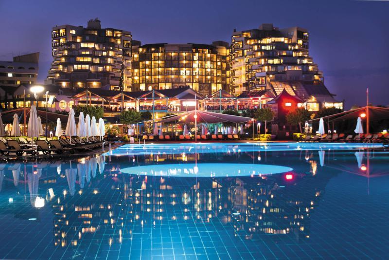 Limak Lara De Luxe Hotel & Resort