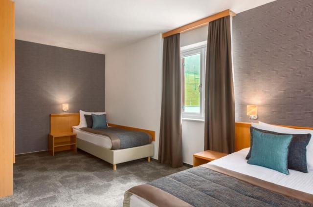 2lůžkový pokoj SUPERIOR, Ramada Resort Kranjska Gora, Slovinsko