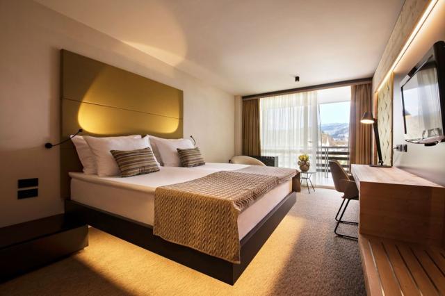 Hotel Rikli Balance (Golf), Jezero Bled, Julské Alpy, Slovinsko