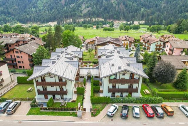 Residence Rosa delle Dolomiti, Pinzolo, Val di Sole Adamello Br