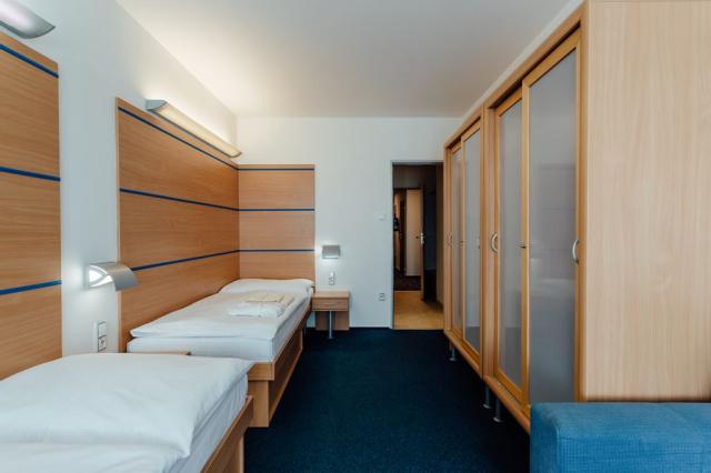 pokoj basic v 3* části hotelu