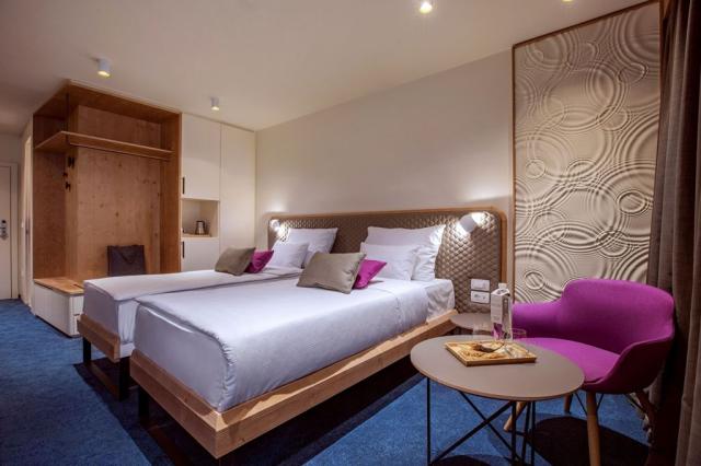 2lůžkový pokoj s výhledem na jezero, Hotel Park, Bled, Slovinsk