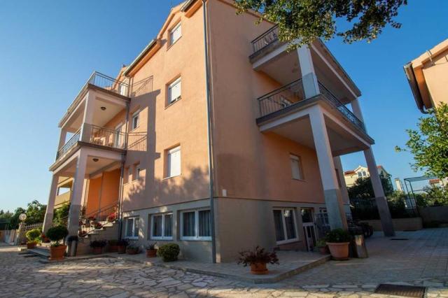 Rezort Bonaca, Vodice, Dalmácie, Chorvatsko, CK 