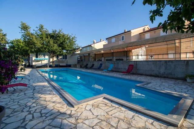 Rezort Bonaca, Vodice, Dalmácie, Chorvatsko, CK 