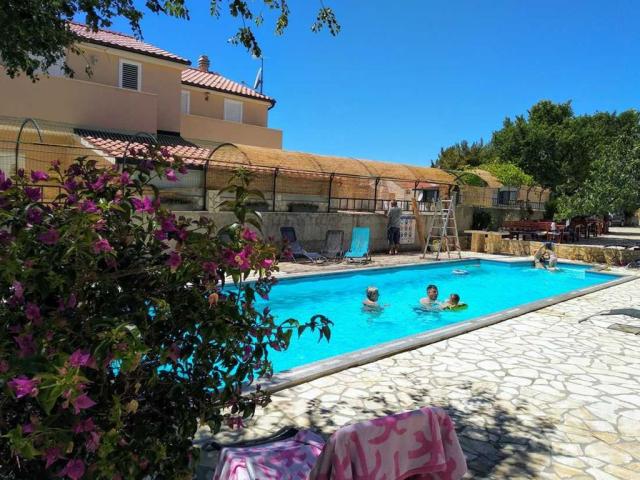 Rezort Bonaca, Vodice, Dalmácie, Chorvatsko, CK 