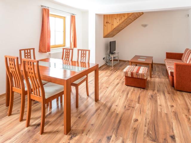 Apartmán č. 6 - obývací část s kuchyní