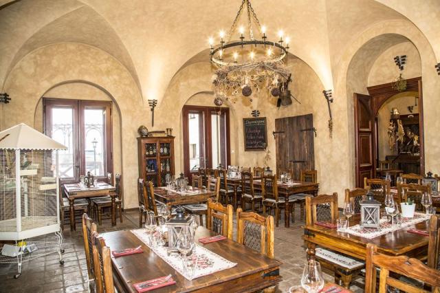 Chateau hotel Zbiroh, Zbiroh, Křivoklátsko, Česko: Dovolená s C
