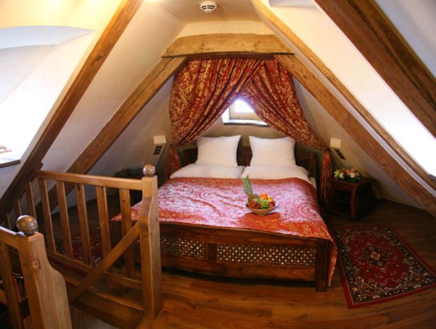 Chateau hotel Zbiroh, Zbiroh, Křivoklátsko, Česko: Dovolená s C