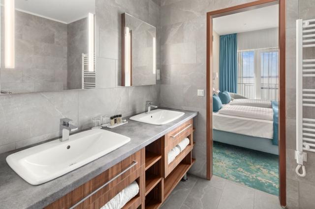 2lůžkový Junior Suite s výhledem na jezero, Hotel Sirius, CK 