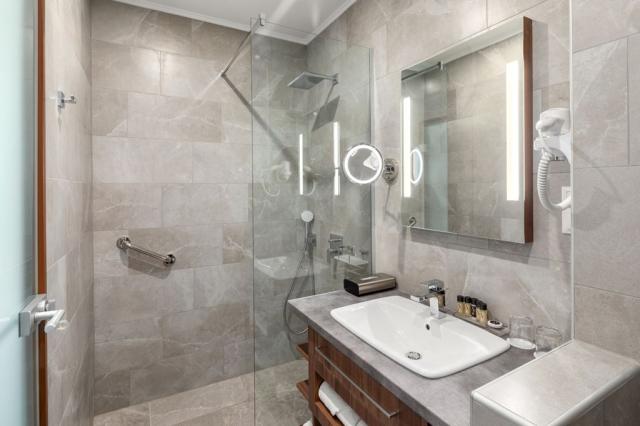 2lůžkový pokoj s výhledem do parku, Hotel Sirius, CK 
